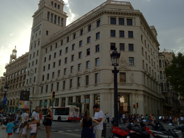 Apple-Retail-Store-Barcelona-03