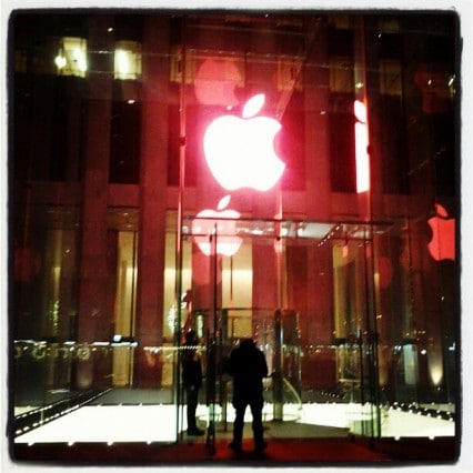 red-apple-store4