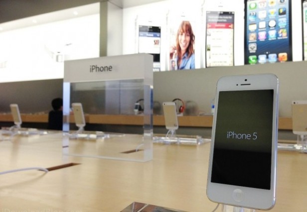 iPhone-5-at-Apple-Store-640x442