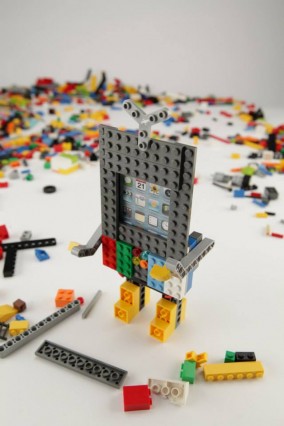 belkin-lego-iphone-case-macthai3