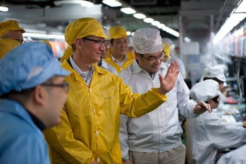 tim-cook-foxconn