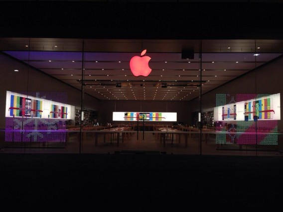 apple-world-aids-apple-store