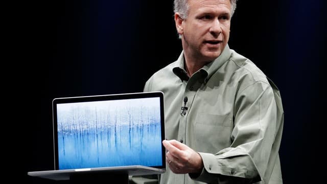 phil-schiller-ap_new_macbook_pro_apple_thg_120611_wg