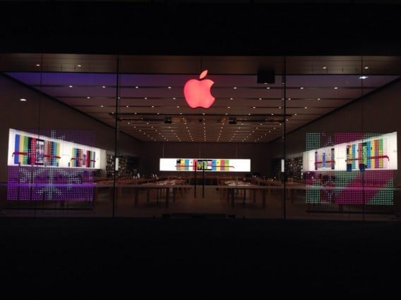apple-world-aids-apple-store-568x426