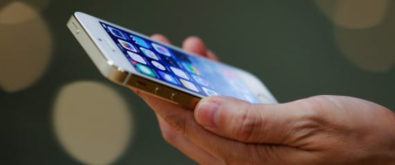 Apple Launches iPhone 5s And 5c In China