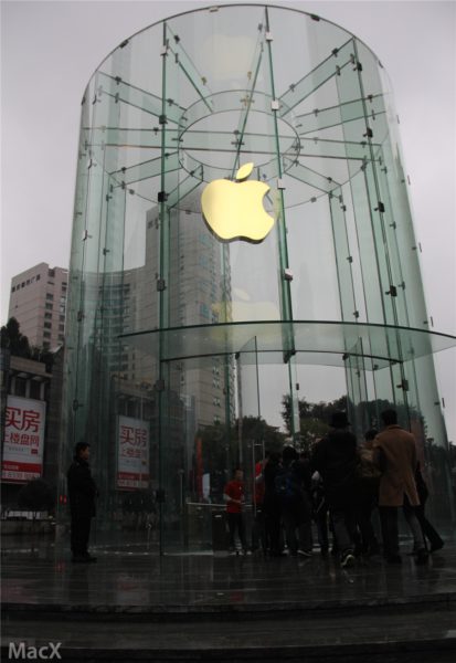 new-apple-store-in-chongqing-china-features-beautiful-glass-cylinder-design-photos-001