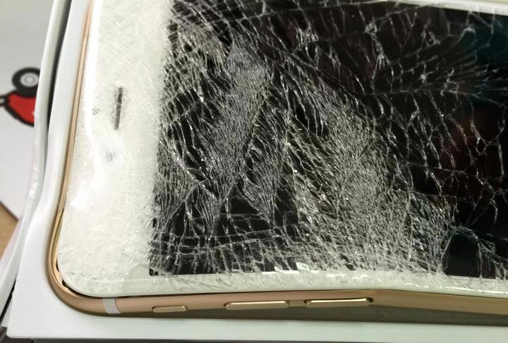 thaipost-send-iphone-6-and-broken-again-4