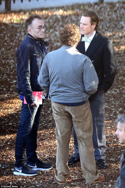first-picture-of-michael-fassbender-as-steve-jobs-on-new-movie-2