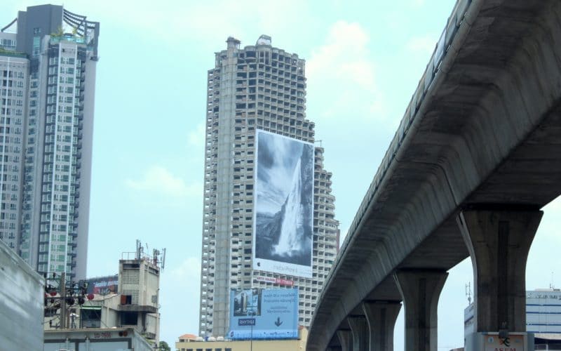 apple-thailand-ads-shot-on-iphone-6-sathon-unique-tower-2
