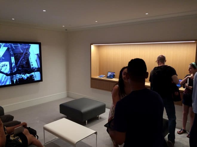 new-apple-store-opens-upper-east-side-nyc-store-with-unique-design-with-former-old-bank-003