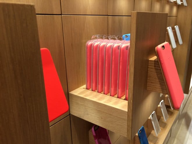 new-apple-store-opens-upper-east-side-nyc-store-with-unique-design-with-former-old-bank-005