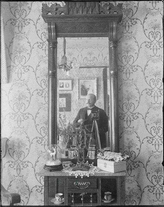 selfie-photo-from-1800-1900-self-portrait-001
