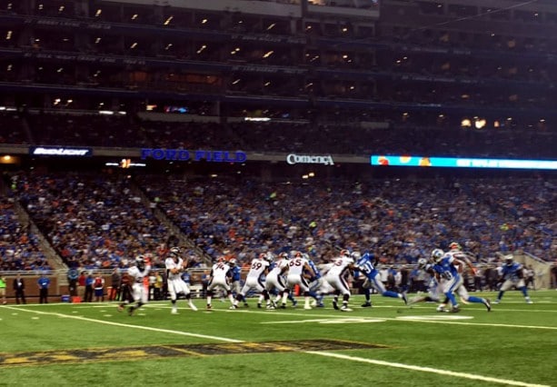 iPhone-6-Plus-Photo-Samples-NFL-Lions-vs-Broncos-24