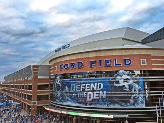 iPhone-6-Plus-Photo-Samples-NFL-Lions-vs-Broncos-32