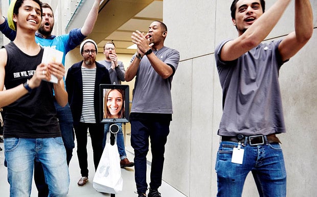 iphone-6s-launch-queue-world-12