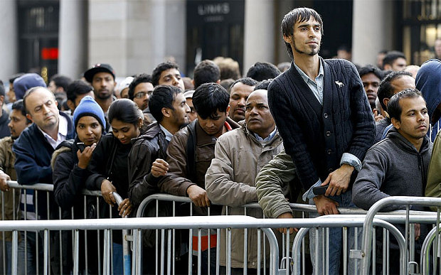 iphone-6s-launch-queue-world-9