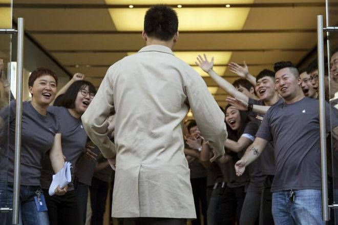 iphone-6s-launch-queue-world