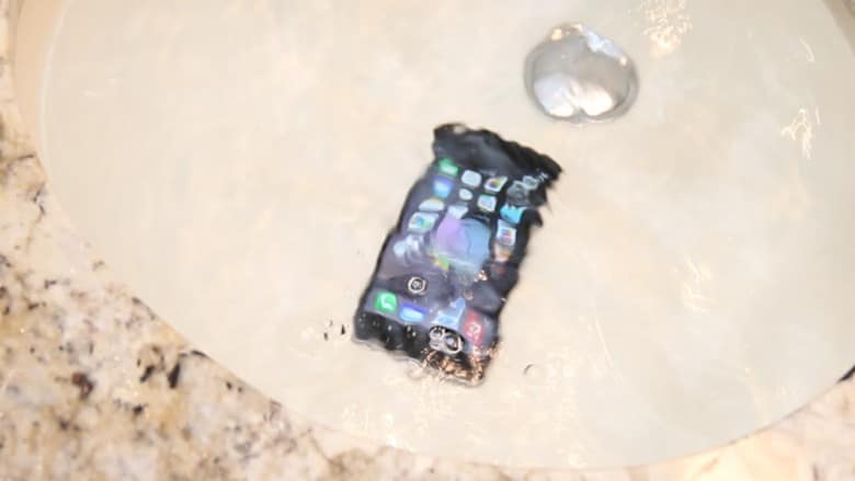 iPhone-underwater-780x439