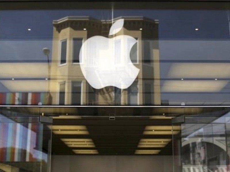 when-you-walk-in-the-apple-store-as-a-customer-what-do-you-notice-about-the-storehow-do-you-feel-when-you-first-walk-in--specialist-candidate