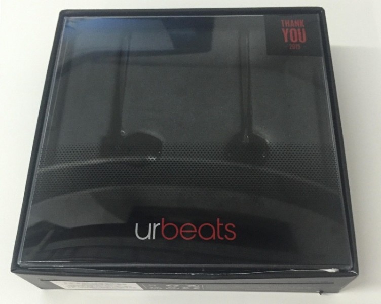 apple-urbeats-gift-retail-employee
