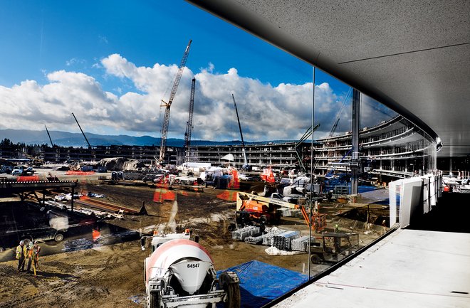 apple-campus-2-in-construction