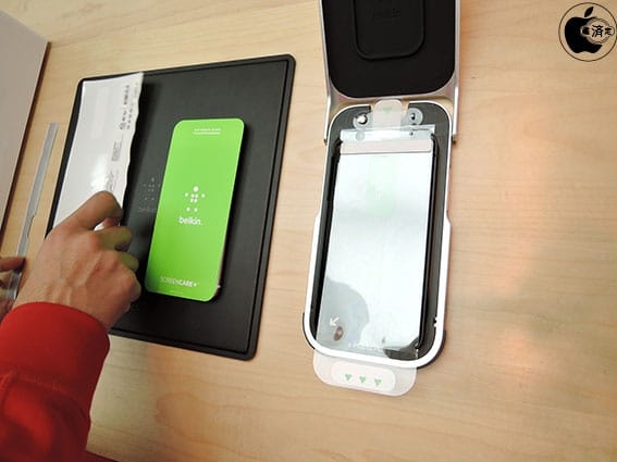 apple-retail-store-screen-protector-program-machine-7