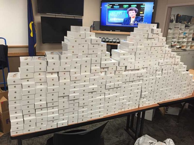 us-police-bust-crime-ring-attempting-to-ship-750k-worth-of-iphones-to-hong-kong