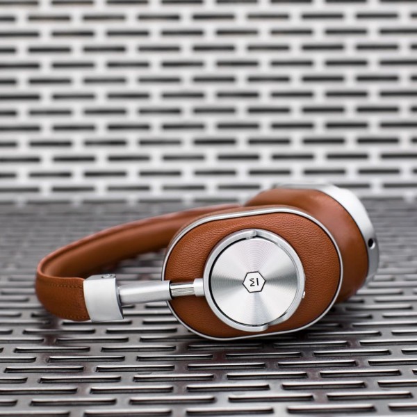 master-dynamic-mw60-brown