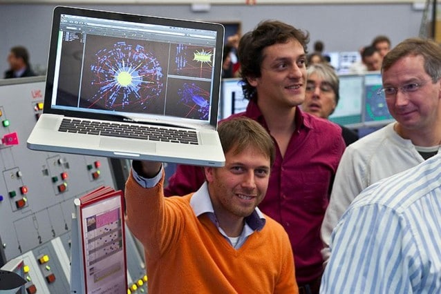 people_at_cern_use_mac