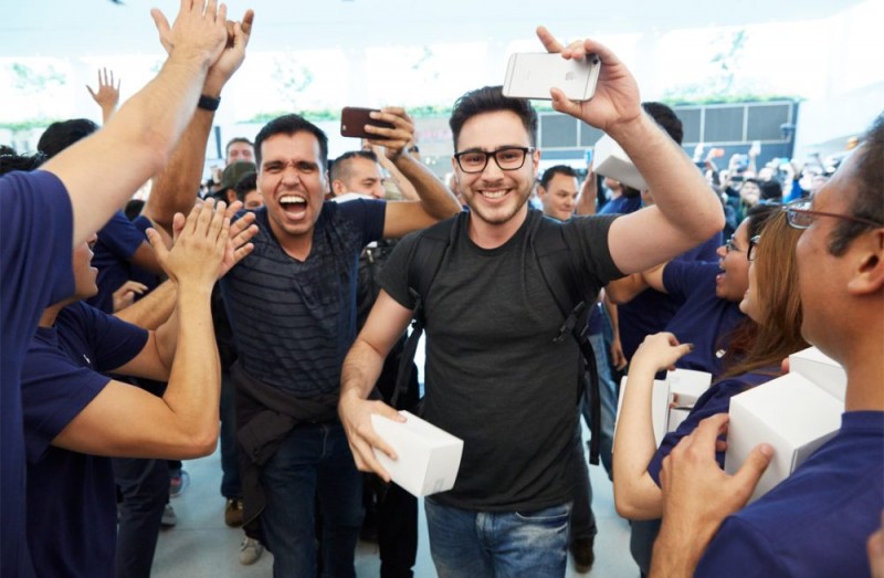 apple-mexico-opening-2