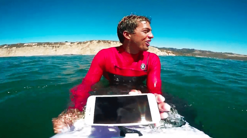 iphone-7-waterproof-test-surfer-2