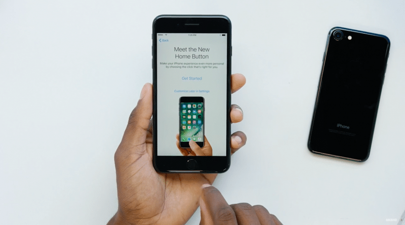 unbox-iphone-7-plus-jet-black4