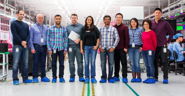 การเยี่ยมชมโรงงานการผลิตของทีม Apple