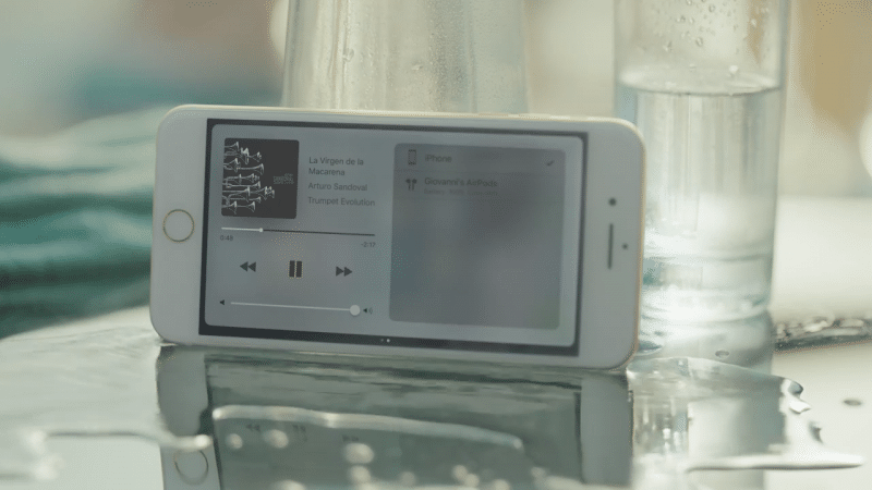 apple-iphone-7-commercial-dive