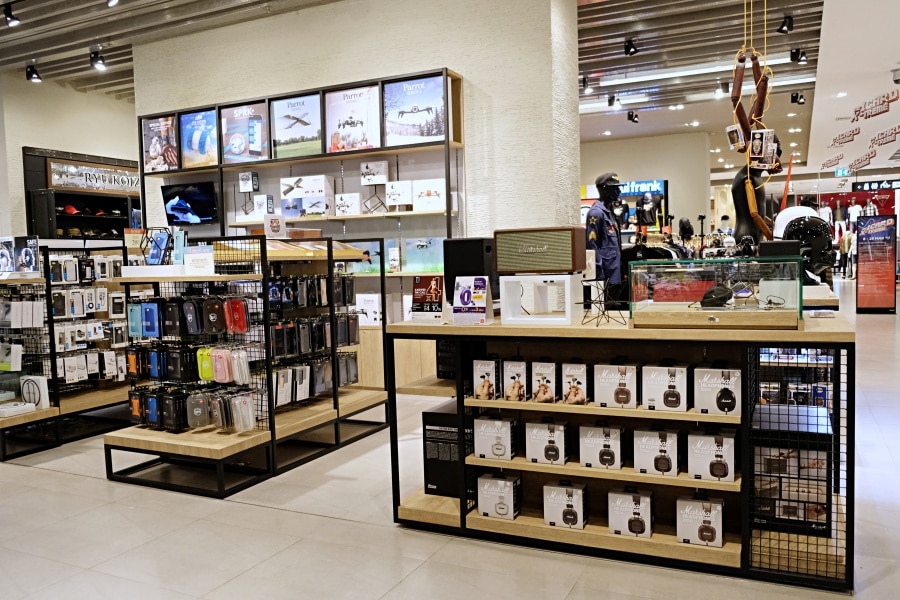 mens-gadgets-central-department-store-15