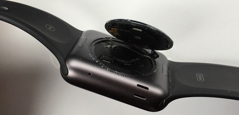 apple-watch-separated-back-cover-800x388