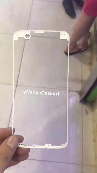 iphone-8-screen-bracket-frame-allegedly-leaked-no-home-button-photo 1