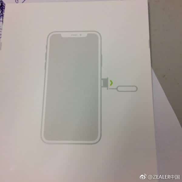 leaked-packaging-material-reveals-new-iphone-8-design-photo 2