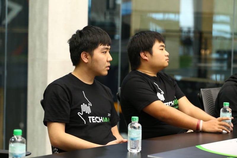 ทีม M&M ชนะเลิศรายการ Data Track