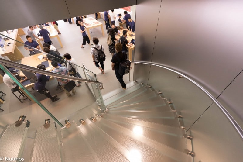 apple-shibuya-stair