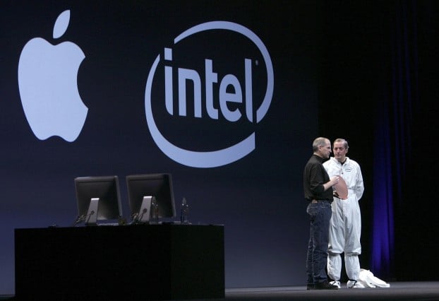 steve-jobs-launches-annual-macworld-expo-b19bf46153481aea