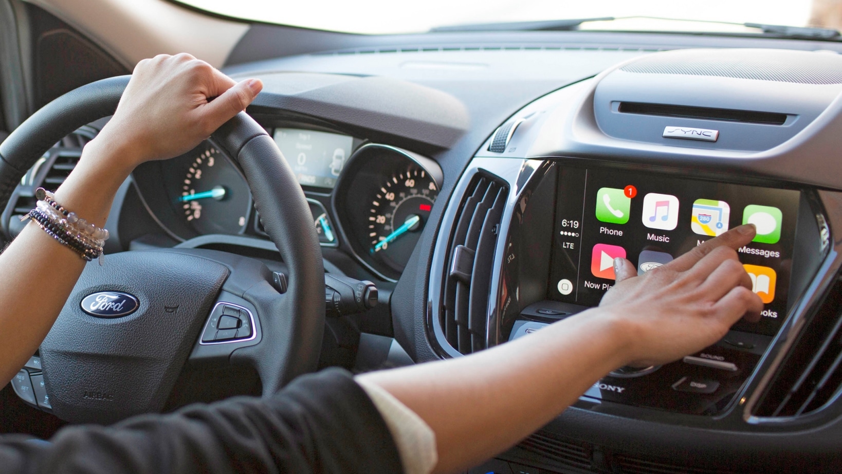 Ford SYNC 3 Connectivity story_01