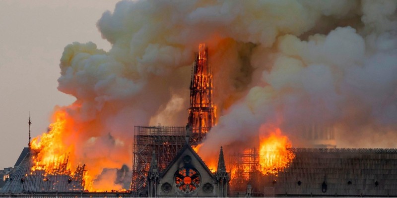 Apple-Notre-Dame