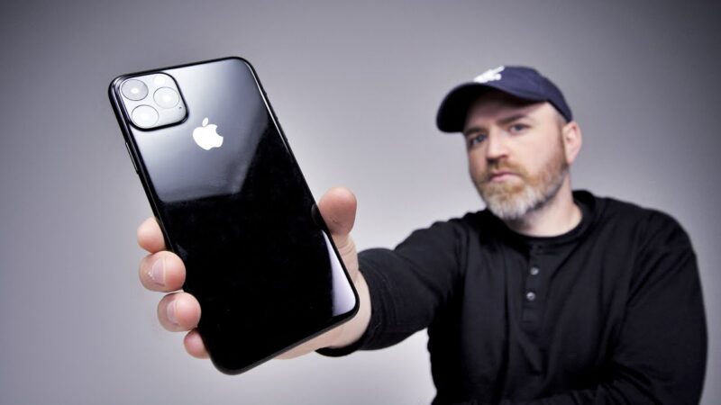 iphone-11-mock-up-look-like-real