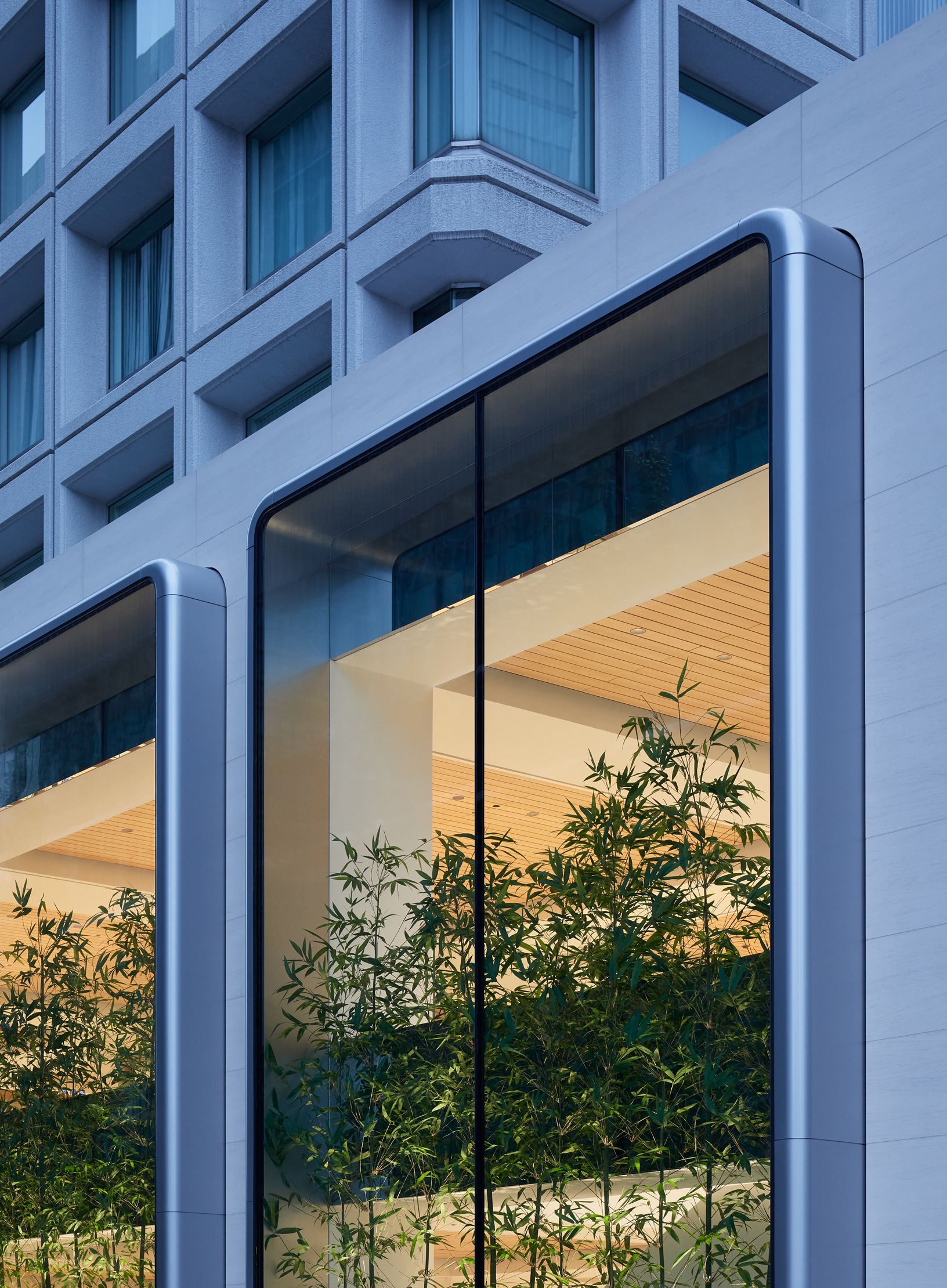 Apple-largest-store-in-Japan-opens-saturday-in-Tokyo-two-story-windows-090419