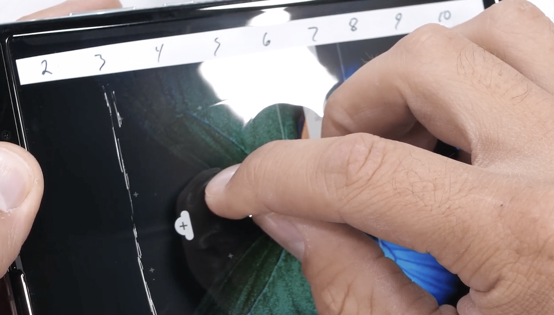 Samsung Galaxy Fold Durability Test-4