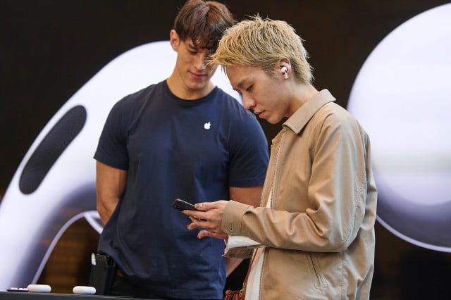 Apple-AirPod-Pro-launch-Tokyo-10302019